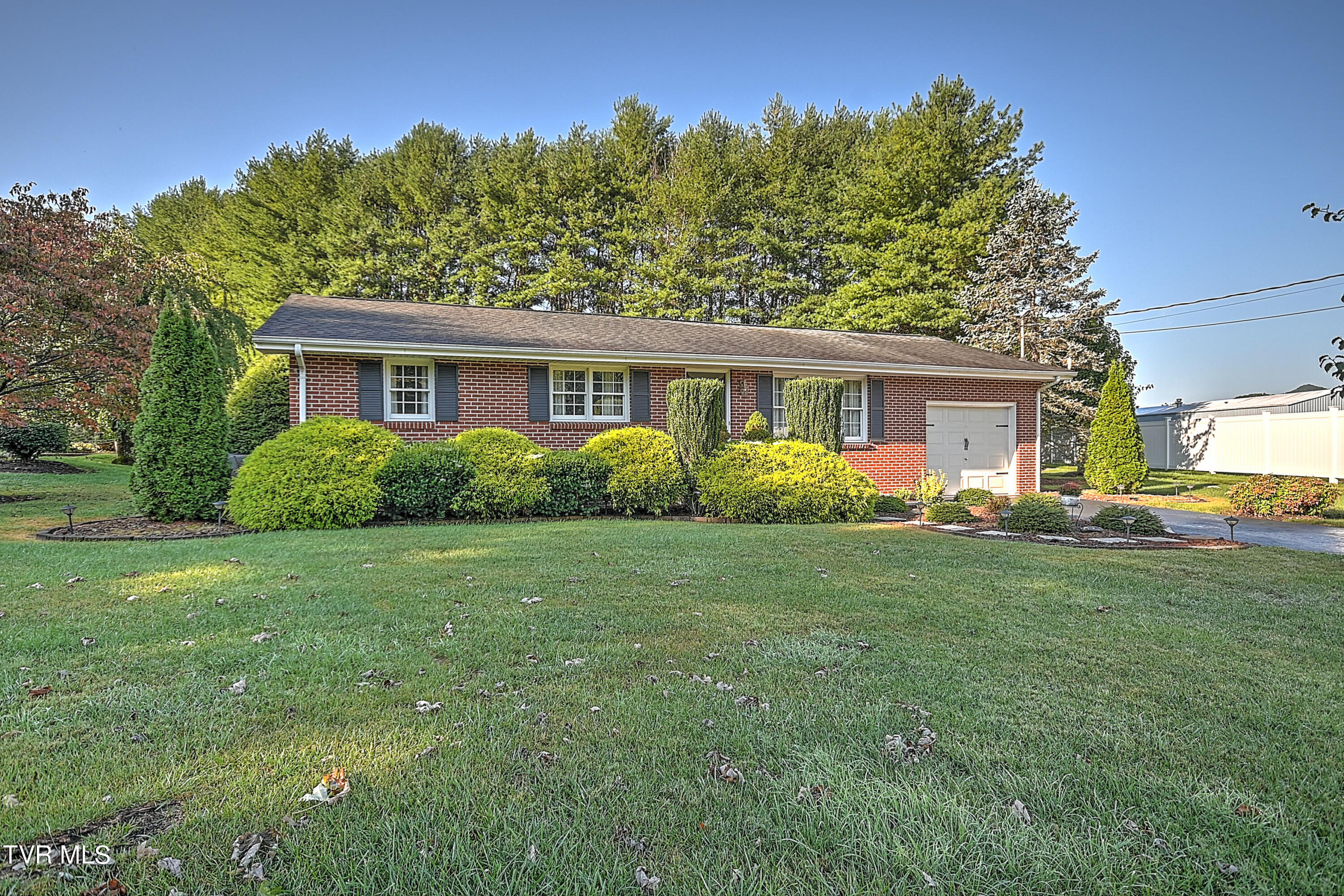 Old Iron Mountain Rd, Unicoi, TN 37692