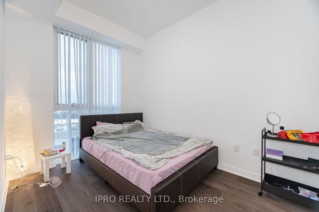 911 - 60 Honeycrisp Cres, Condo with 2 bedrooms, 1 bathrooms and null parking in Concord ON | Image 17