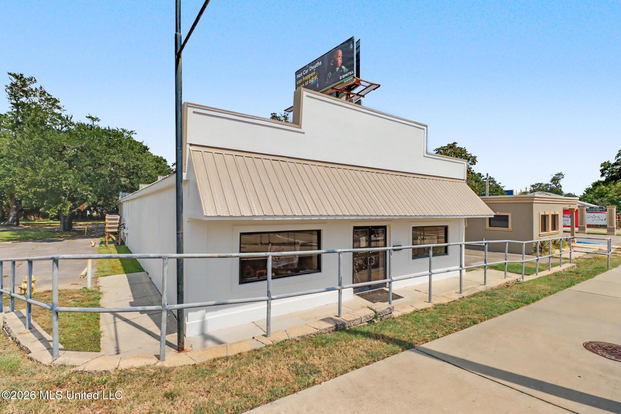 240 Courthouse Rd, Gulfport, MS 39507