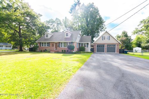 818 Edgewood Dr, Jacksonville, NC, 28540-3814 | Card Image