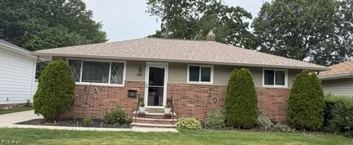1806 Kennedy Dr, Wickliffe, OH, 44092-1616 | Card Image