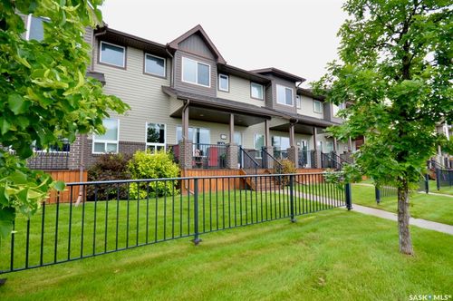 1018 Willowgrove Crescent, Saskatoon, SK, S7W0H7 | Card Image
