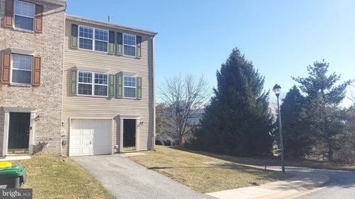 32 Tether Ct, WILMINGTON, DE, 19808-2743 | Card Image