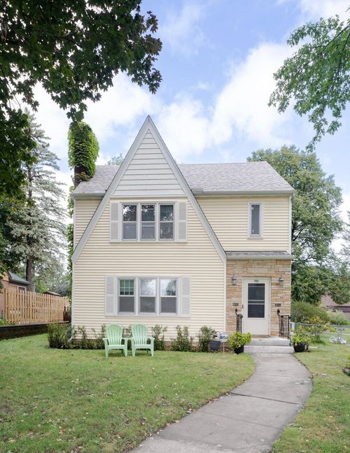 899 Parkview Ave, Saint Paul, MN, 55117-4071 | Card Image