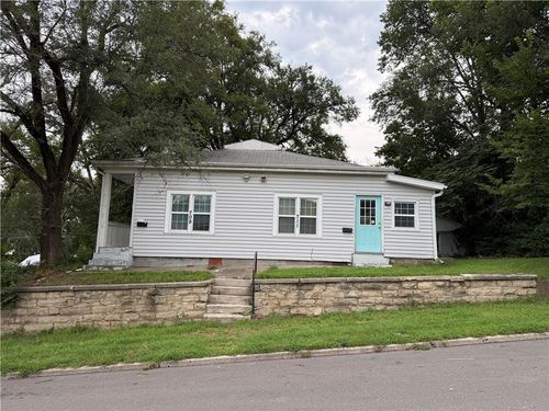 709 Powell St, Saint Joseph, MO, 64501-1450 | Card Image