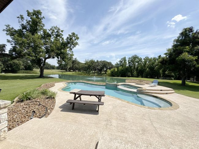 Pool and fire pit | Image 25