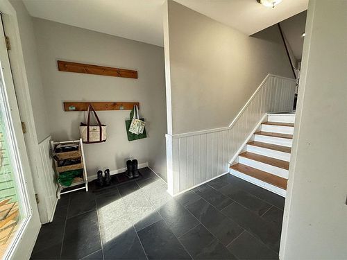 587 Johnson-Spooner Rd, Castleton, VT, 05735-6401 | Card Image