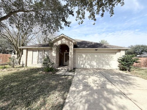 9221 Desirable Dr, La Porte, TX, 77571-3940 | Card Image