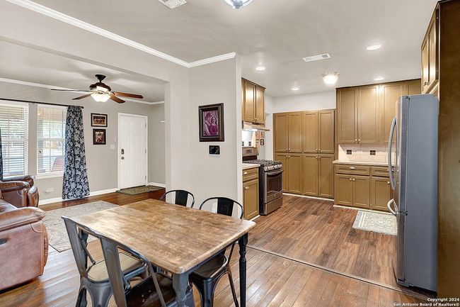 404 Schneider St, House other with 3 bedrooms, 2 bathrooms and null parking in Poth TX | Image 11