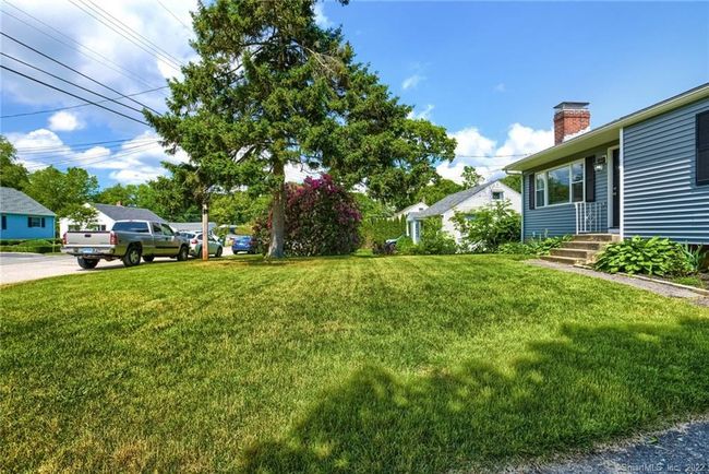 Neighborhood view | Image 4