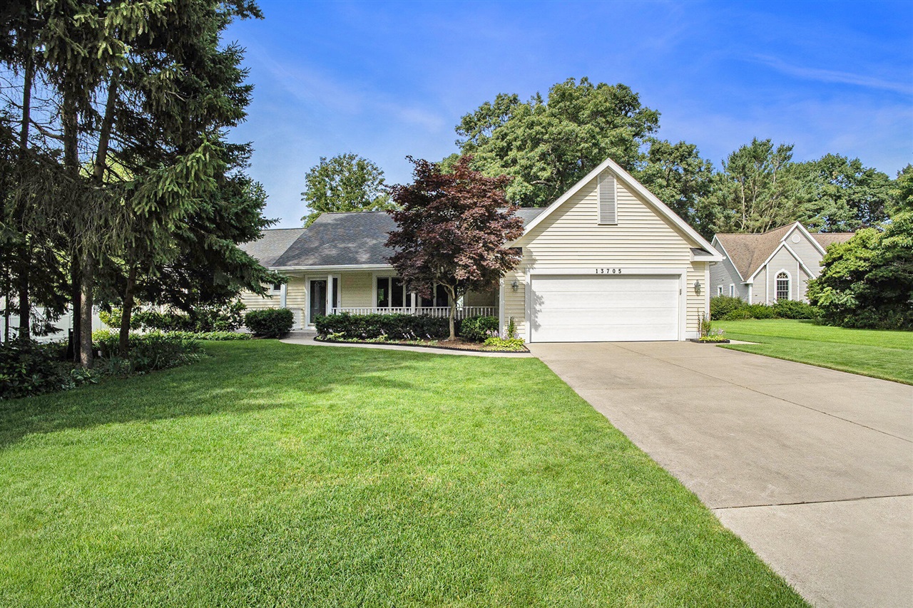 Forest Park Dr, Grand Haven, MI 49417