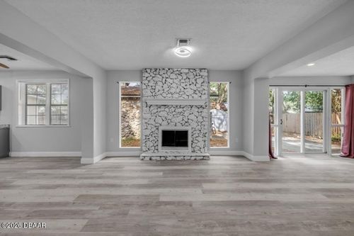 110 E Lauren Ct, FERN PARK, FL, 32730-2218 | Card Image