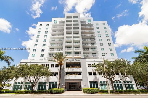 apt-605-60 Nw 37th Ave, Miami, FL, 33125-4834 | Card Image