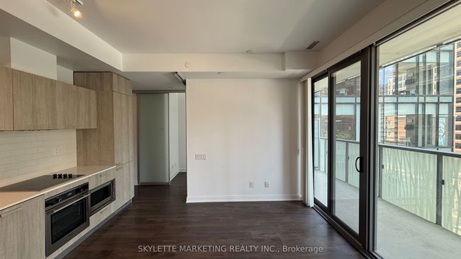 612 - 50 Charles St E, Condo with 2 bedrooms, 1 bathrooms and null parking in Toronto ON | Image 8