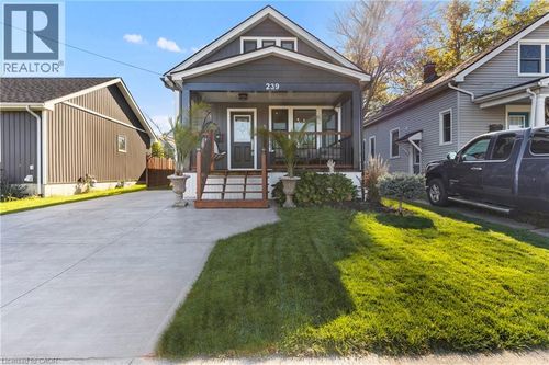 239 Bowen Rd, Fort Erie, ON, L2A2Y6 | Card Image