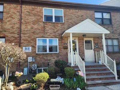 705 Sharon Garden Court, Townhouse with 2 bedrooms, 2 bathrooms and null parking in Woodbridge Proper NJ | Image 1