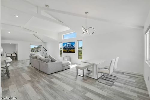 4044 62nd Ave Ne, Naples, FL, 34120-2935 | Card Image