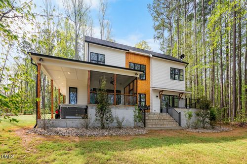 401 Oakwood Ln, Roxboro, NC, 27574-6425 | Card Image