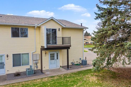 123 96th Lane Ne, Blaine, MN, 55434 | Card Image