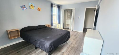 2k-84-20 51st Ave, Elmhurst, NY, 11373-5812 | Card Image