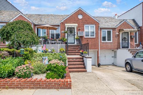 14617 58th Rd, Flushing, NY, 11355-5416 | Card Image