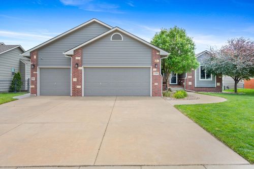 2209 E Dory St, Goddard, KS, 67052-8644 | Card Image