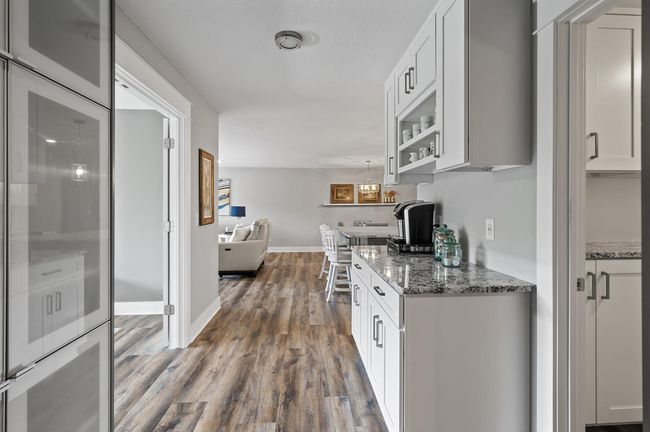 APT-514 - 10511 Cedar Lake Rd, Condo with 3 bedrooms, 2 bathrooms and null parking in Minnetonka MN | Image 4