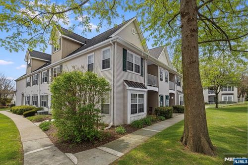 240 Cambridge Ct, Clifton, NJ, 07014-1377 | Card Image