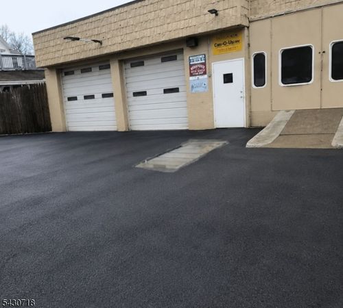526 Beach St, Orange, NJ, 07050-1102 | Card Image