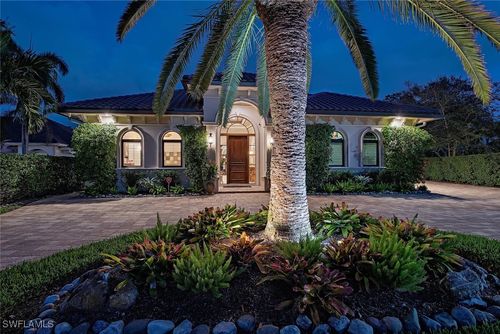 2204 Goshawk Court, NAPLES, FL, 34105 | Card Image