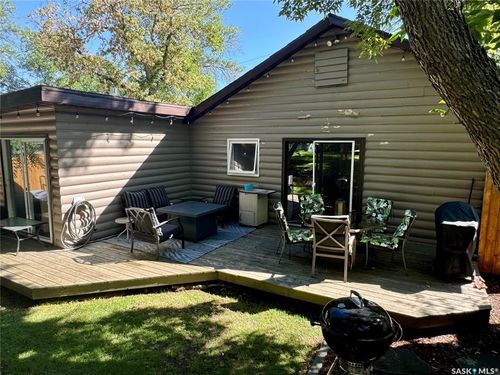 338 3rd St, Regina Beach, SK, S0G4C0 | Card Image
