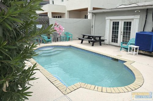 124 E Retama St, South Padre Island, TX, 78597-7107 | Card Image