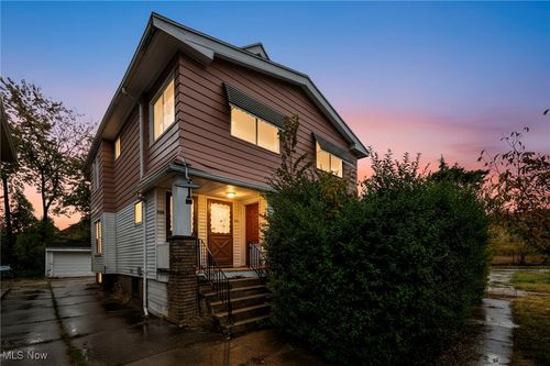 949 Rudyard Rd, Cleveland, OH, 44110-3138 | Card Image