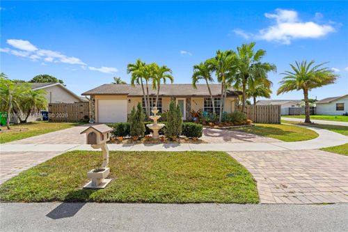 9136 Nw 32nd Pl, Sunrise, FL, 33351-7204 | Card Image