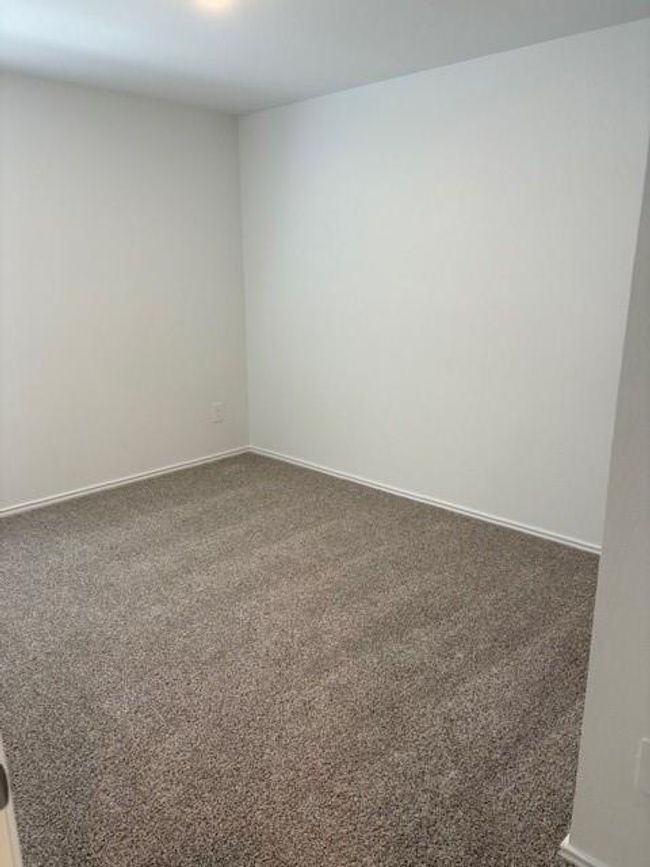 guest bedroom | Image 11