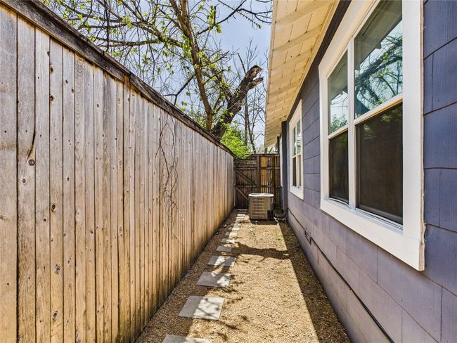 927 Centre St, House other with 3 bedrooms, 2 bathrooms and null parking in Dallas TX | Image 17