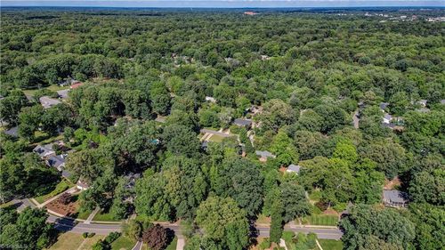 b-4204 Henderson Rd, Greensboro, NC, 27410-4305 | Card Image