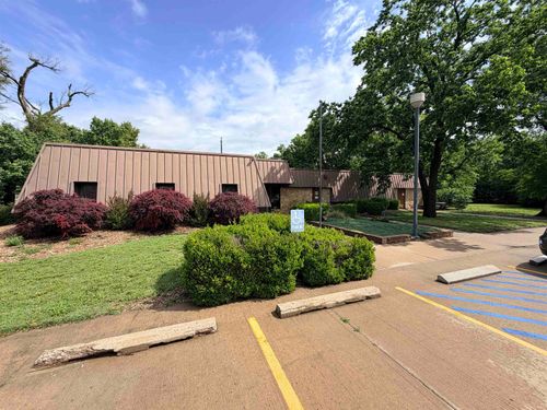 338 N Front St, Salina, KS, 67401-2038 | Card Image