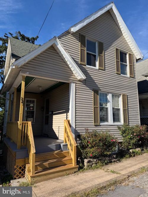 321 E Lamb St, BELLEFONTE, PA, 16823-1820 | Card Image