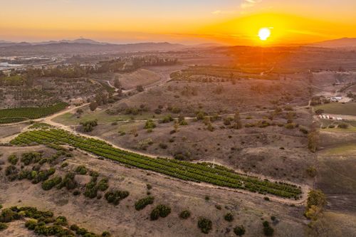 15299 Middle Ranch Rd, Moorpark, CA, 93021-1359 | Card Image