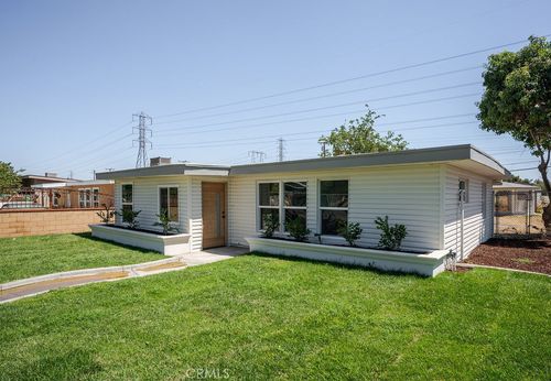 18605 13th St, Bloomington, CA, 92316-3323 | Card Image