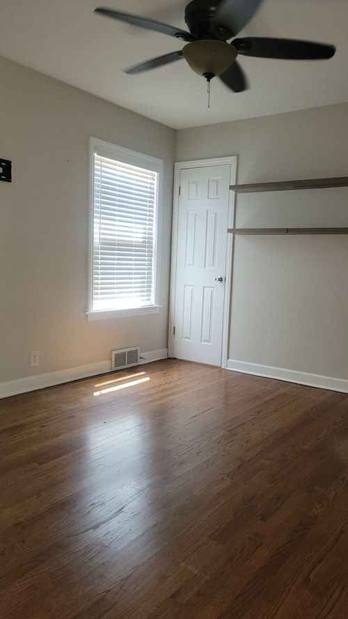 8815 S Albany Ave, Evergreen Park, IL, 60805-1218 | Card Image
