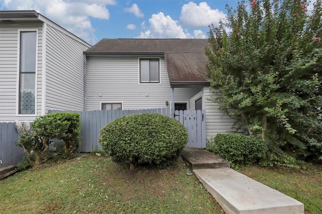 Country Club Dr, Jonesboro, GA 30238