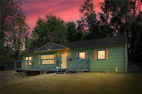 13301 10th St, Grandview, MO, 64030-2903 | Card Image