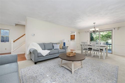 167 Winter Street, South Kingstown, RI, 02879 | Card Image