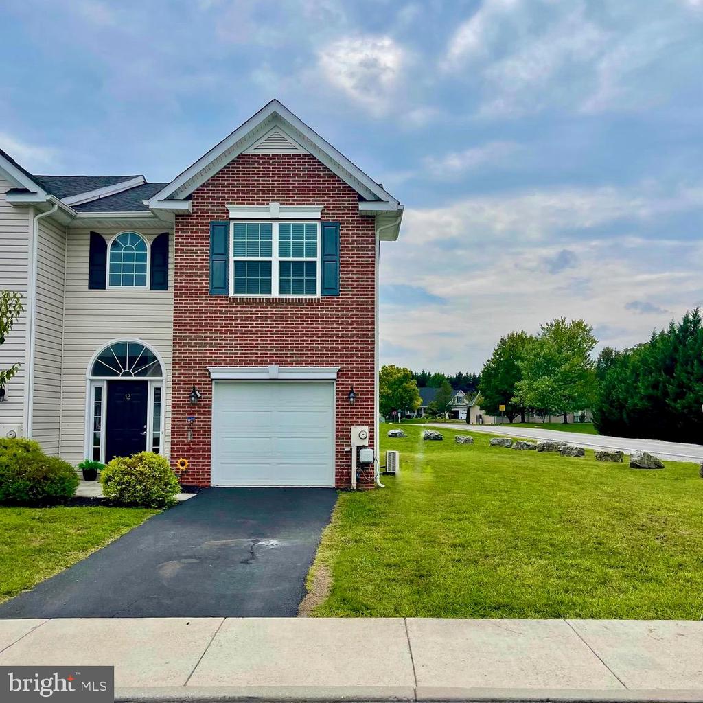 Chennault Trl, Falling Waters, WV 25419