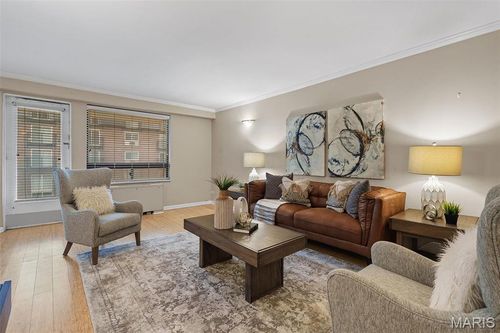 apt-2e-4466 W Pine Blvd, Saint Louis, MO, 63108-2327 | Card Image