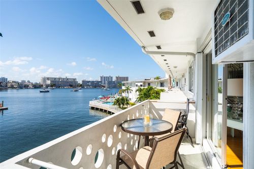 apt-306-2500 Diana Dr, Hallandale Beach, FL, 33009-4826 | Card Image