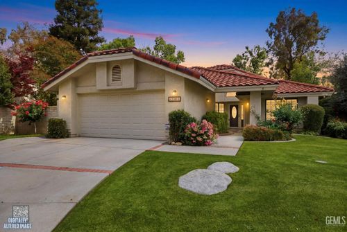 5305 Muirfield Drive, Bakersfield, CA, 93306 | Card Image