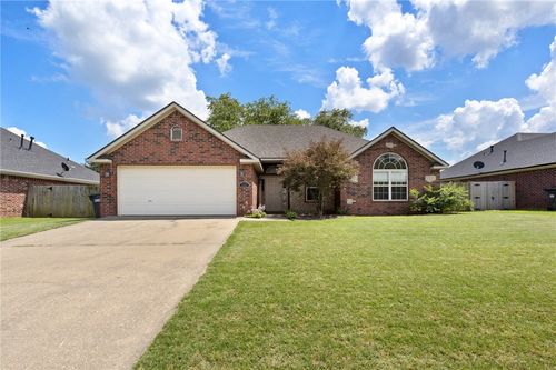 357 W Colorado Ave, Springdale, AR, 72764-6657 | Card Image